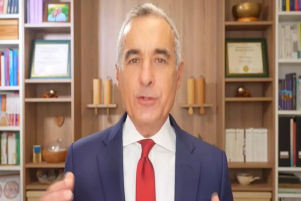 CĂLIN GEORGESCU RUPE TĂCEREA, DUPĂ ANULAREA ALEGERILOR. DEZVĂLUIRI BOMBĂ, ÎN DIRECT, LA CULISELE STATULUI PARALEL - ORA 21.00, EDIȚIE EXPLOZIVĂ