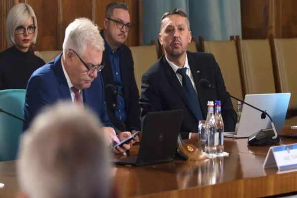 DANIEL DAVID DESPRE BURSELE STUDENTILOR: UNIVERSITĂȚILE SĂ-ȘI PĂSTREZE MAI DEPARTE LIBERTATEA DE A OFERI BURSE ȘI SUPORT STUDENȚILOR DIN VENITURI PROPRII