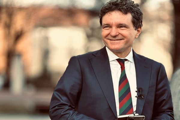 PROGRAMUL LUI NICUȘOR DAN LA PREȘEDINȚIA ROMÂNIEI: SIMT ŞI EU, CA VOI, FRUSTRAREA AMARĂ A ATÂTOR PROMISIUNI GOALE ŞI A SPERANŢELOR SPULBERATE