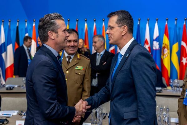 IONUȚ MOȘTEANU PARTICIPĂ LA REUNIUNEA A MINIȘTRILOR APĂRĂRII DIN UE; DISCUȚII DESPRE SPRIJINUL MILITAR PENTRU UCRAINA