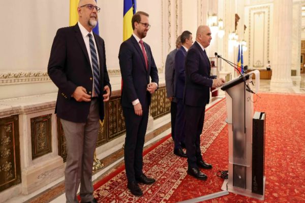 KELEMEN HUNOR SPUNE CĂ BOLOJAN NU DEMISIONEAZĂ: „NU VA EXISTA O CRIZĂ POLITICĂ LA GUVERNARE”