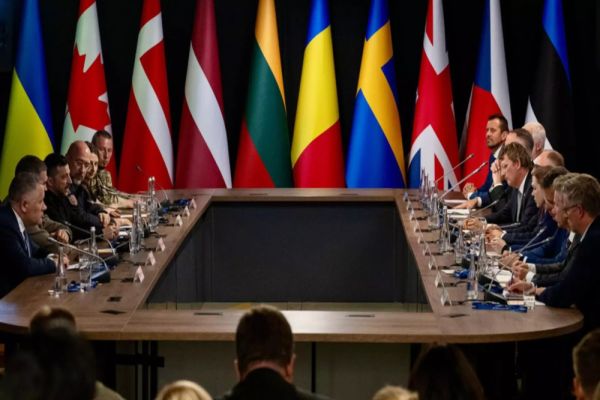 MINISTRUL APĂRĂRII: ”VOM CONTINUA SĂ FIM ALĂTURI DE UCRAINA PÂNĂ LA OBŢINEREA UNEI PĂCI JUSTE ŞI DURABILE”