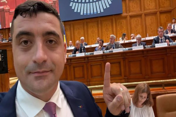 ȘEDINȚĂ COMUNĂ ÎN PARLAMENT: MOȚIUNILE DE CENZURĂ ALE OPOZIȚIEI, PREZENTATE ÎN PLEN 