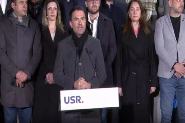 Scandal la USR: se cere îndepărtarea lui Vlad Voiculescu