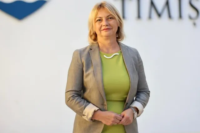 Fosta prefectă USR de Timiș, adusă la audieri după ce și-a petrecut noaptea în arest. Cornelia Micicoi susține că dosarul este politic