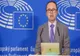 SURSE. Europarlamentar român, petrecere de lux cu maneliști